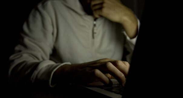 Homem é condenado por usar site russo para distribuir conteúdo pornográfico, em São Luís