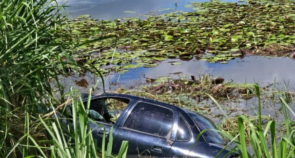Motorista morre ao cair com veículo em lago na BR-222, em Monção