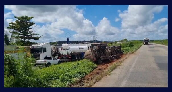 Trecho na BR-135 é liberado após acidente com caminhão-tanque