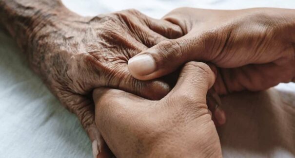 SUS terá primeiro medicamento para demência associada ao Parkinson