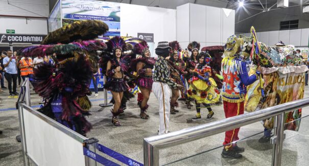 Maranhão inicia Receptivo Junino com apresentação de grupos folclóricos no aeroporto de São Luís