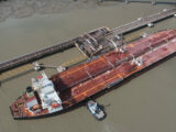 Porto do Itaqui recebe um dos maiores navios brasileiros de transporte de combustíveis