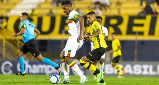 Sampaio Corrêa e São Bernardo empatam em jogo equilibrado pela Série C