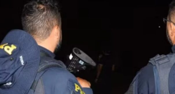 PRF prende homem por importunação sexual contra outro passageiro dentro de ônibus em Araguanã