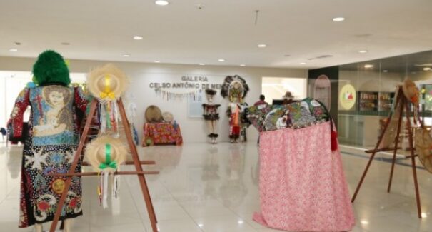 Fórum de São Luís faz exposição com personagens do bumba-meu-boi
