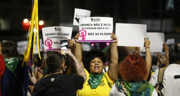 Enquete da Câmara sobre PL do Aborto bate 1 milhão de votos; 88% são contra