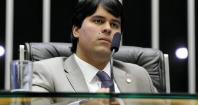 Ministro do Esporte assina termo para construção de espaços esportivos comunitários em São Luís