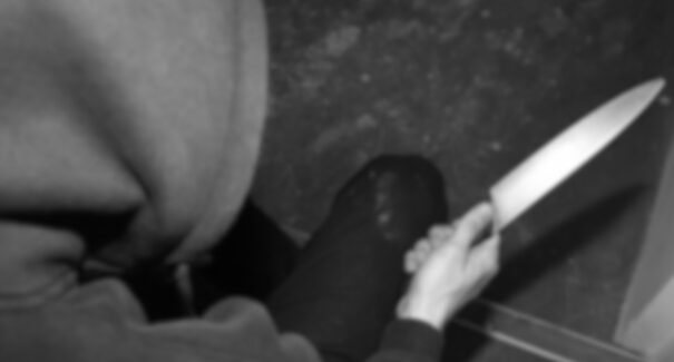 Três são presos por morte de adolescente; vítima foi marcada com nome de facção