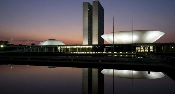 Senado e Câmara flexibilizam sessões para parlamentares participarem das festas de São João