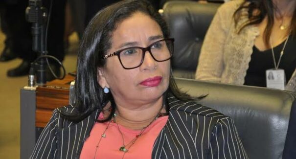 Prefeita de Paço do Lumiar é afastada e reconduzida ao cargo três vezes em menos de um mês