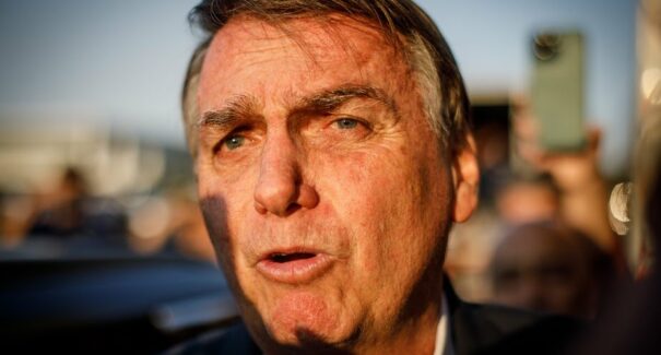 PF aponta que Bolsonaro usou dinheiro de venda ilegal de joias para despesas nos EUA