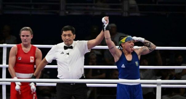 Bia Ferreira vence holandesa e garante medalha brasileira
