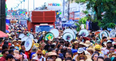 São Marçal: uma multidão e grupos de bumba-meu-boi se reúnem no bairro João Paulo