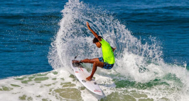 Maranhense Kadu Pakinha se destaca em competição de surf no RJ