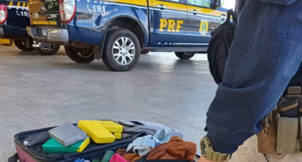 Passageira de ônibus é presa com 12kg de cocaína na BR-316, em Caxias