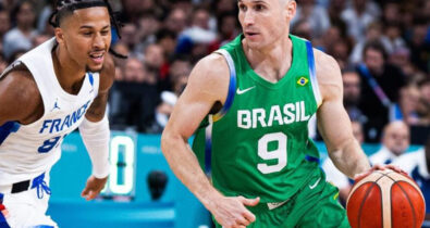 Brasil sofre virada e perde para França na estreia do basquete