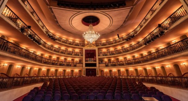 Teatro Arthur Azevedo abre inscrições para workshops de arte gratuitos