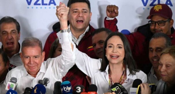 CNE anuncia vitória de Maduro, mas oposição não reconhece resultado