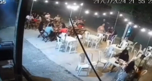 Vídeo: criminosos tomam celulares em assalto a lanchonete na Cidade Operária, em São Luís