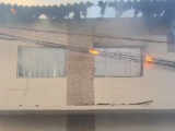 Vídeo: casa é destruída por incêndio na Vila Palmeira, em São Luís