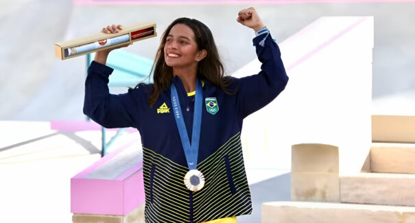 Rayssa Leal faz história outra vez e conquista o bronze nos jogos de Paris