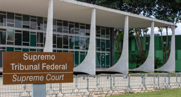 Abin Paralela: Moraes retira sigilo de áudio de conversa de Bolsonaro