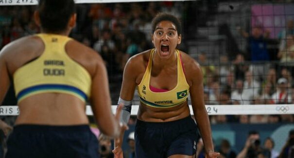 Ana Patrícia e Duda conquistam medalha de ouro no vôlei de praia
