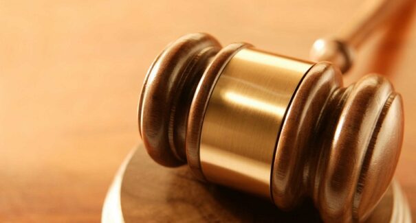 Justiça condena flanelinha a mais de 15 anos de prisão por homicídio em quitinete em São Luís