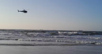 Menino de 14 anos se afoga na praia de São Marcos; bombeiros realizam buscas pela vítima