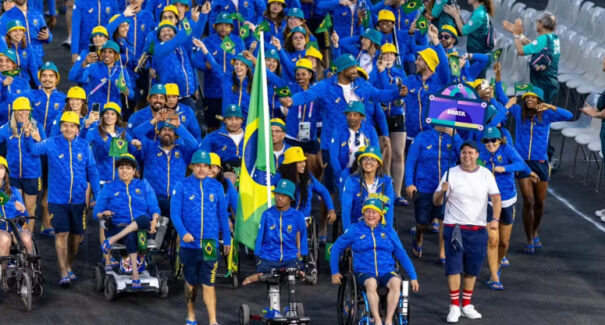 Paralimpíadas de Paris inicia com Cerimônia de Abertura festiva, com muitos brasileiros