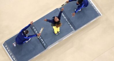 Rebeca Andrade supera Simone Biles e fica com a medalha de ouro na final do solo em Paris 2024