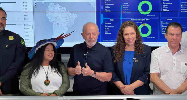 “É preciso adequar o serviço público ao século 21”, diz Lula sobre CNU