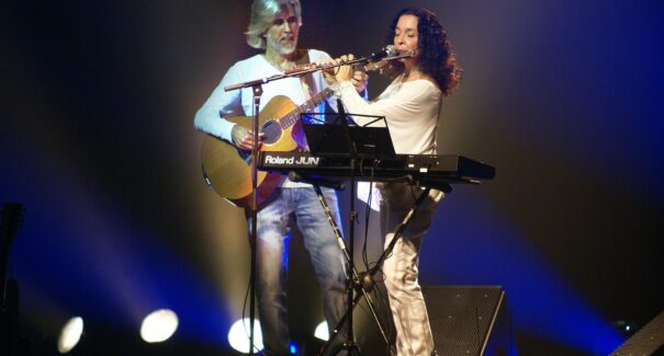 Oswaldo Montenegro e Orquestra com duas apresentações no Teatro Arthur Azevedo