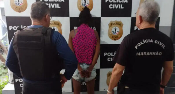 Mulher é presa em flagrante após assaltar jovem com facão em São José de Ribamar