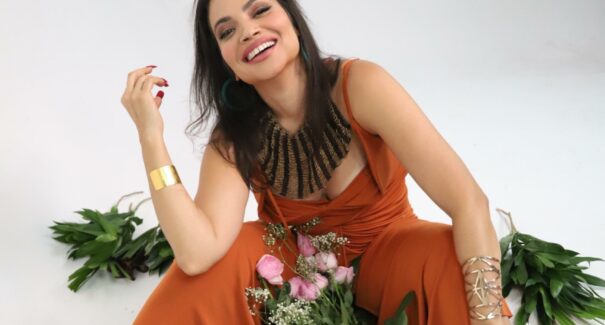 Flávia Bittencourt se apresenta no Teatro Arthur Azevedo