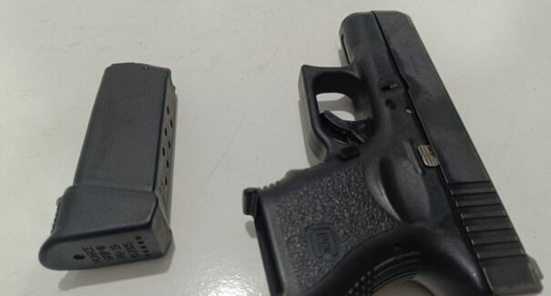 Operação policial em Buriti resulta em três prisões e apreensão de armas e drogas