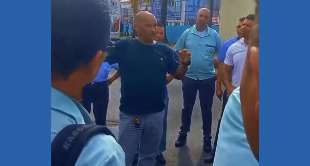 Rodoviários realizam protesto após cobrador ser esfaqueado dentro de terminal em São Luís