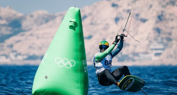Maranhense Bruno Lobo termina 2ª regata em terceiro nas semifinais do kite