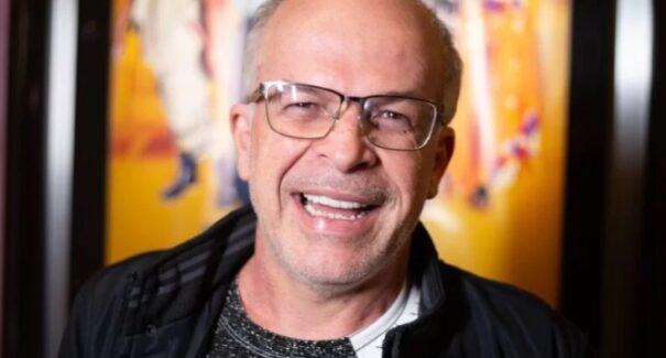 César Boaes, do espetáculo “Pão com Ovo”, é o novo diretor do Teatro Arthur Azevedo