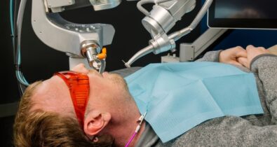 Conheça o robô dentista que promete restaurar dentes em 15 minutos