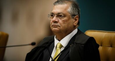 Flávio Dino arquiva processo contra Renan Calheiros