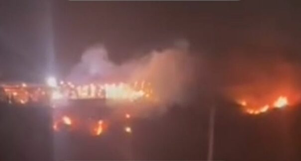 Incêndio atinge área de vegetação após queima de fogos no Olho D’Água, em São Luís
