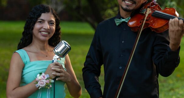 Pocket Show de Janeth Rocha nessa sexta na Villa Vinho Bistrô