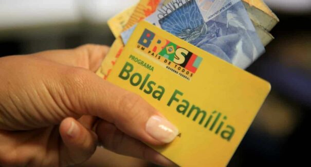Governo bloqueia uso do Bolsa Família e BPC em sites de apostas até o fim de 2025