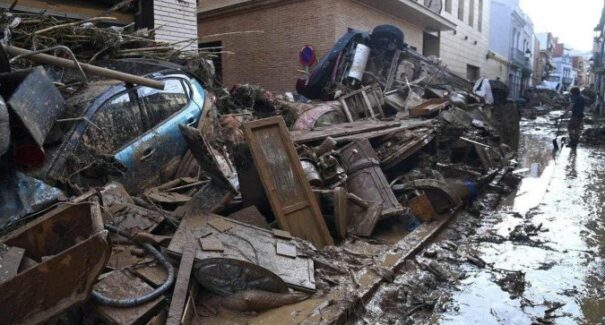 Chuvas torrenciais na Espanha causam enchentes e deixam mais de 150 mortos