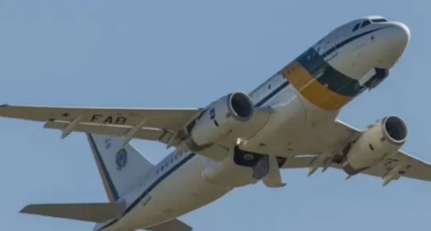Avião de Lula enfrenta problema técnico após decolar do México
