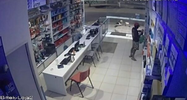 Criminosos são presos por invadir e furtar loja de eletrônicos em Buriticupu