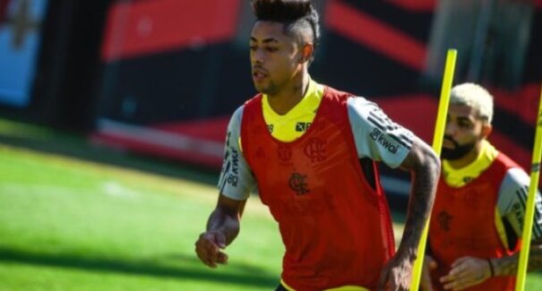 Flamengo se manifesta sobre operação contra Bruno Henrique