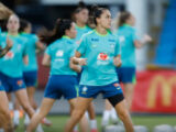 Seleção feminina realiza primeiro treino com todas as convocadas