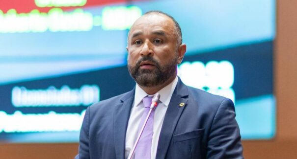 Roberto Costa defende aprovação de projetos do Executivo e questiona politização da oposição sobre o tema